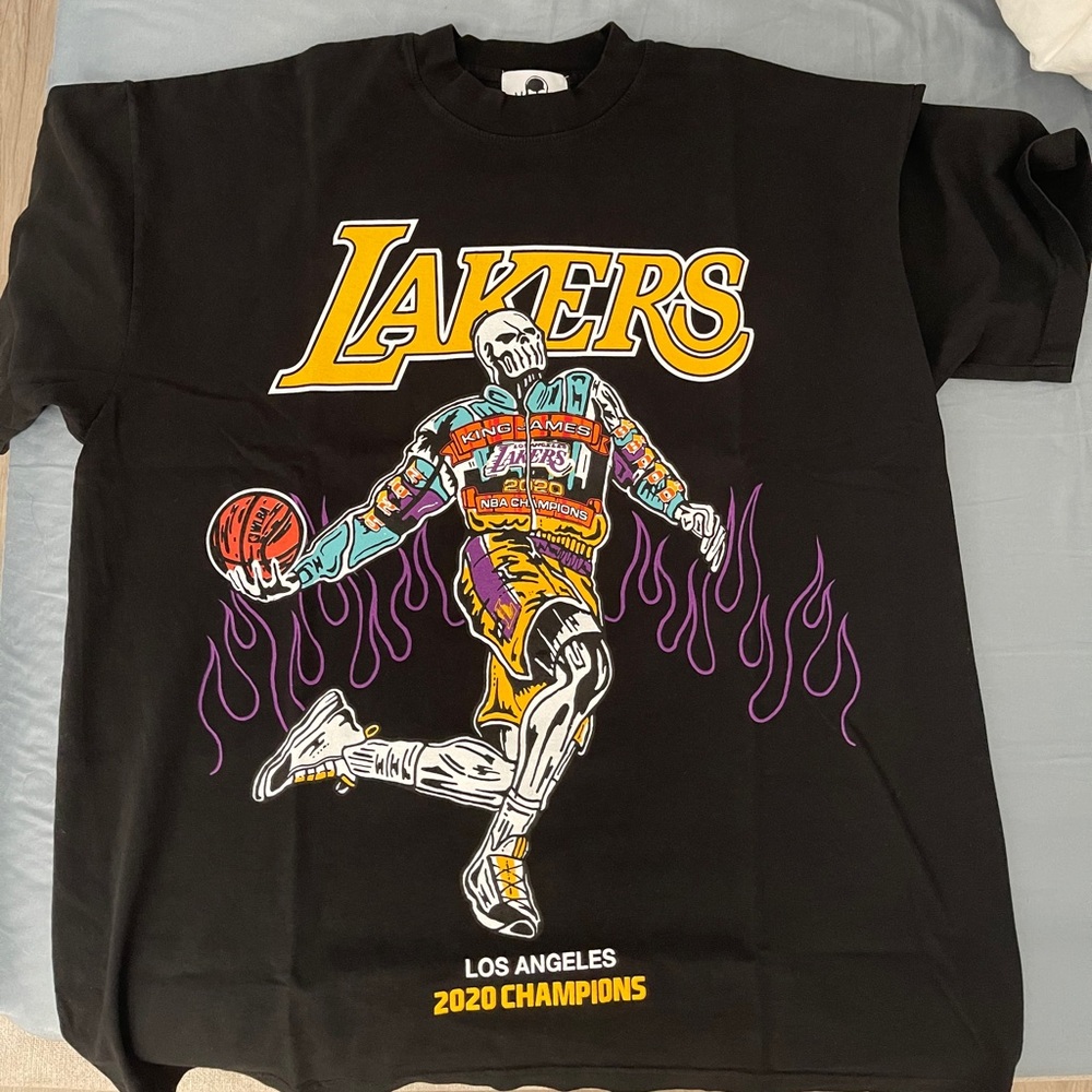 Warren Lotas: Lakers championship t-shirt